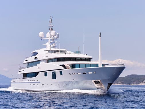 ORA yacht
