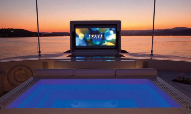 AIR yacht — Cinematic jacuzzi on Air
