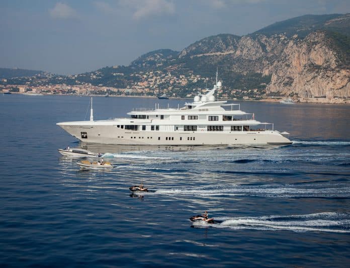PLAN B yacht