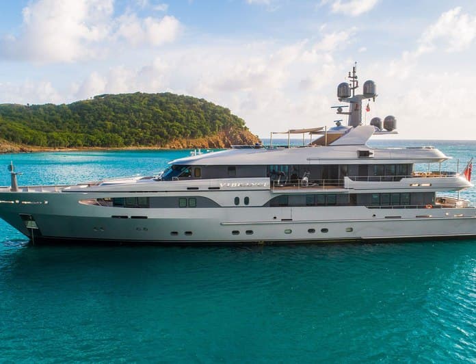 VIBRANCE yacht