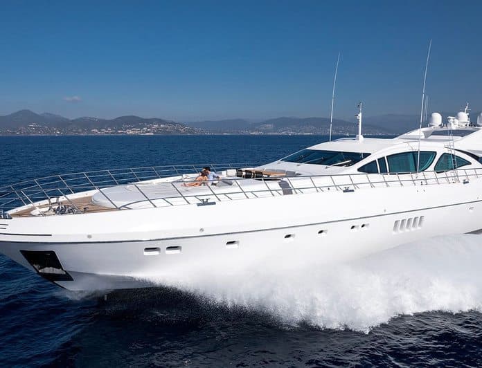 BEACHOUSE yacht
