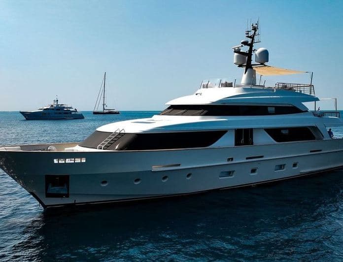 TINY WAVE yacht