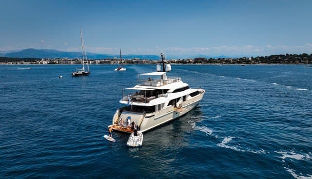 TINY WAVE yacht — Tiny Wave Yacht 5