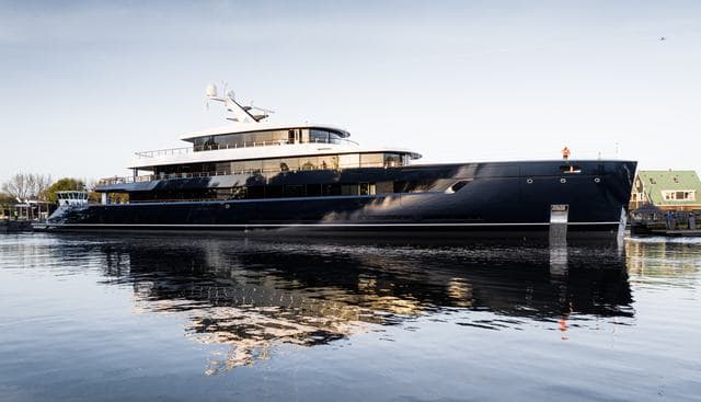LES CINQ yacht — Les Cinq Yacht 2